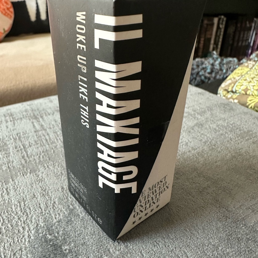 IL MAKIAGE Woke Up Like This Foundation